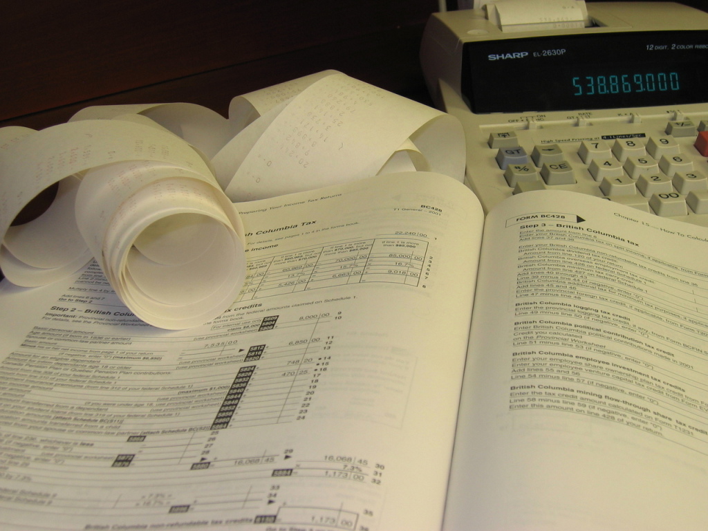 accounting-calculator-tax-return-1241864-1280x960