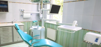 Implanty Dentystyczne – Co Warto Wiedzieć Przed Podjęciem Decyzji?