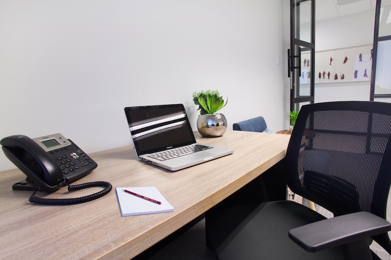 Office-Space-at-The-business-exchange-Rosebank-desk