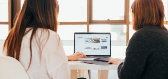 Sprzęt biurowy w sklepie online – jak właściwie go zareklamować?