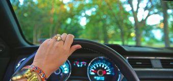 Szkoła nauki jazdy – jak znaleźć dobrą dla swojego dziecka?